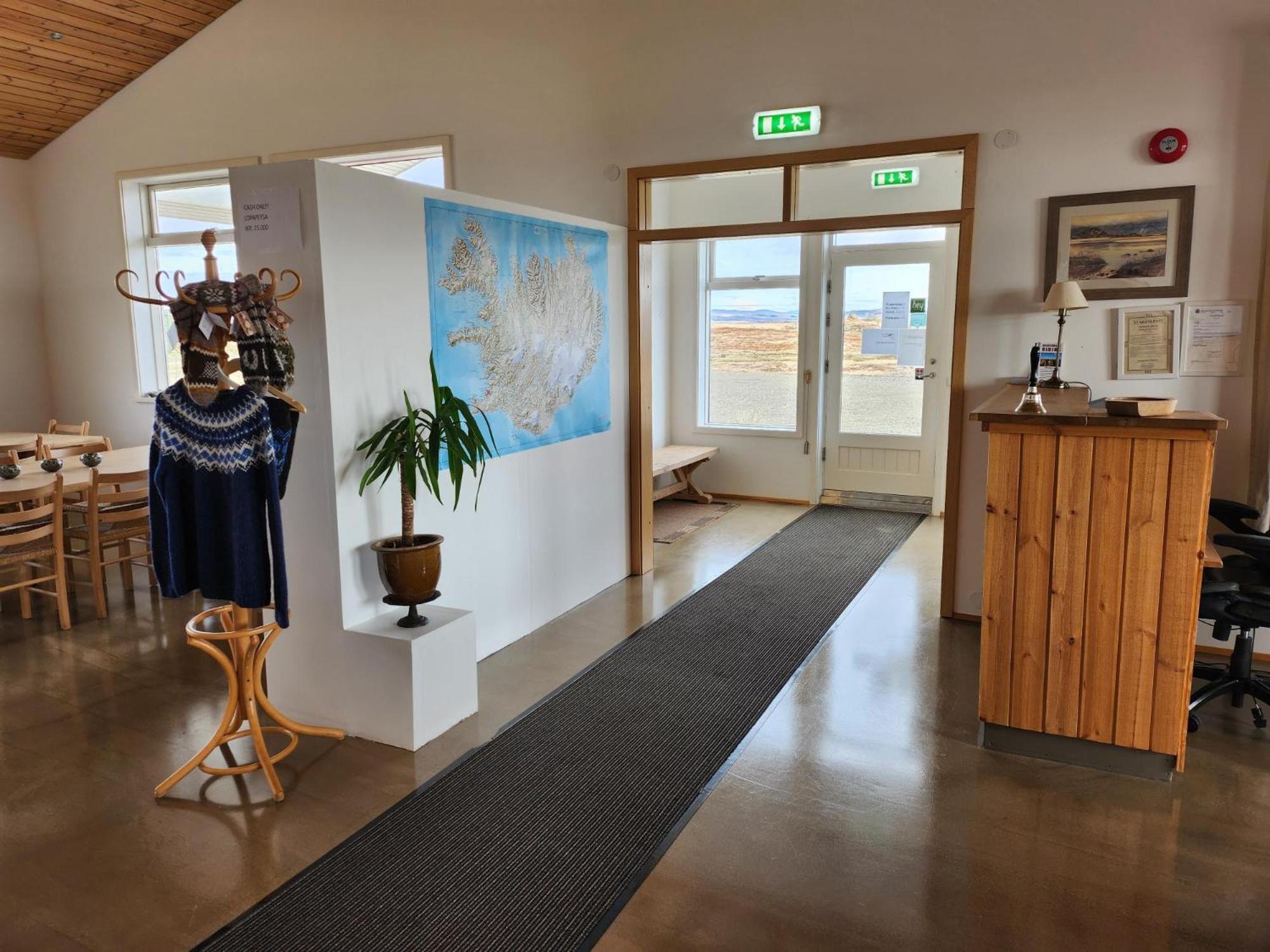 Álftröð Guesthouse bed&breakfast Brautarholt Esterno foto